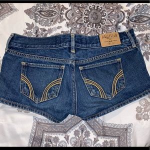 Size 24 Hollister low rise shorts